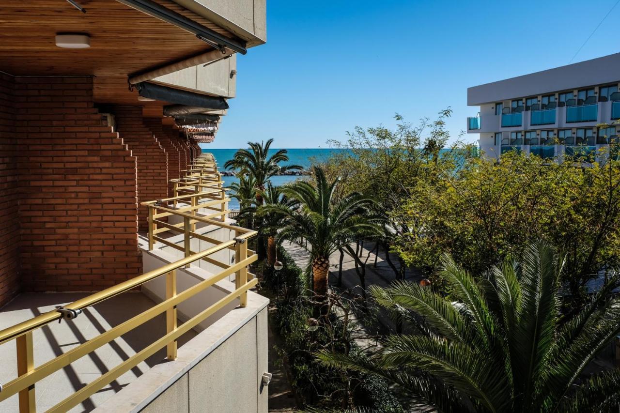 Apartamentos Marina Sol De Espana Камбрильс Экстерьер фото