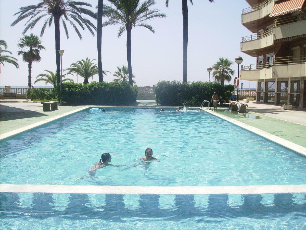 Apartamentos Marina Sol De Espana Камбрильс Экстерьер фото