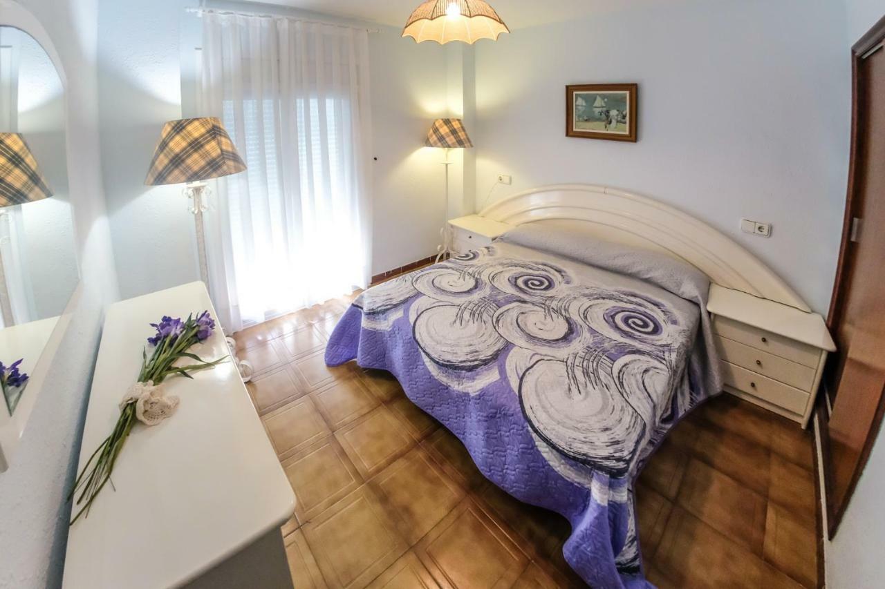 Apartamentos Marina Sol De Espana Камбрильс Экстерьер фото